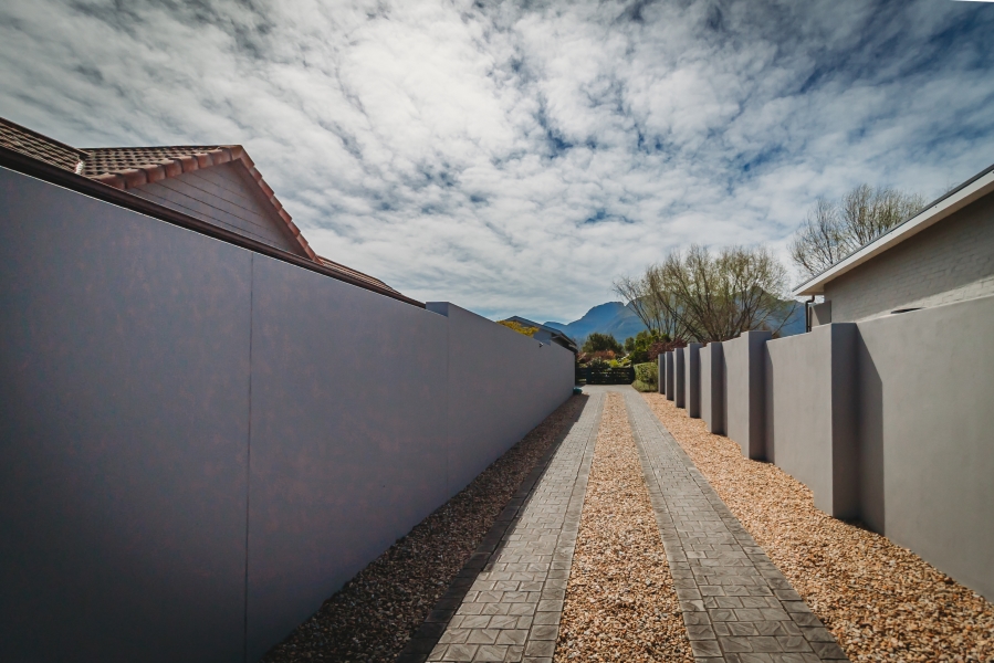 3 Bedroom Property for Sale in Earls Court Lifestyle Estate Western Cape